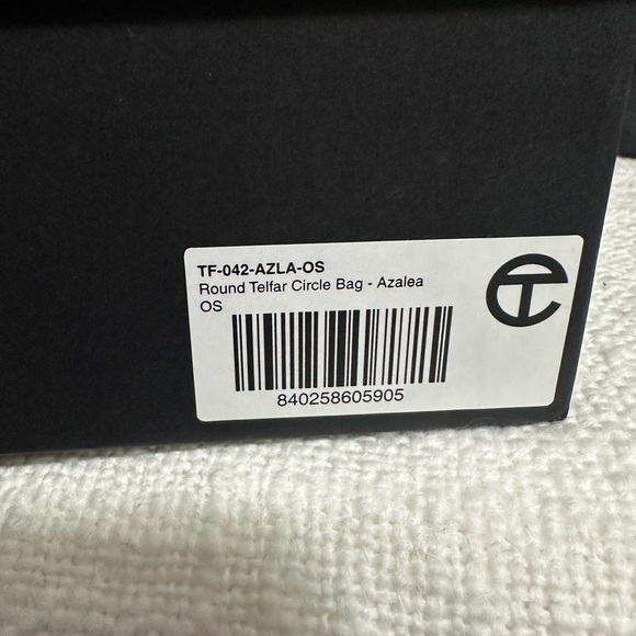 Telfar Circle Bag Azalea Pink – Like New, w/ Dust Bag & Box - Picture 11 of 11